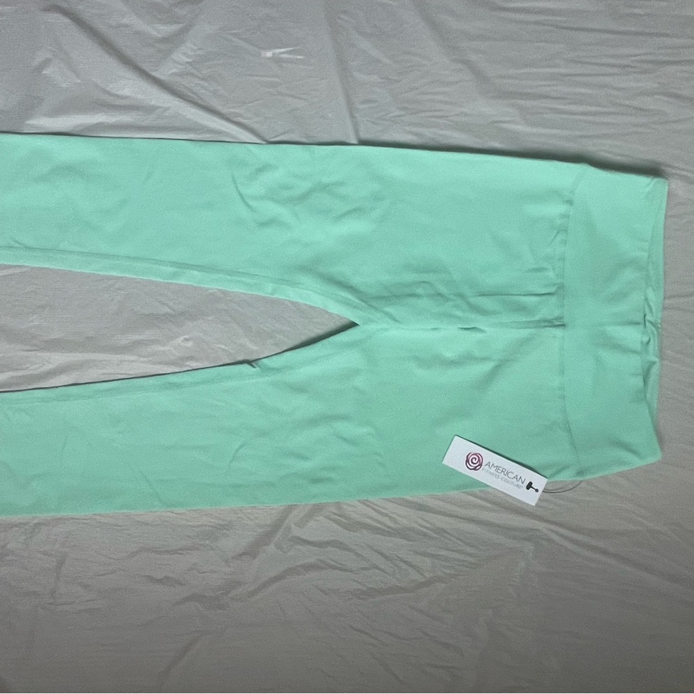 Green leggings